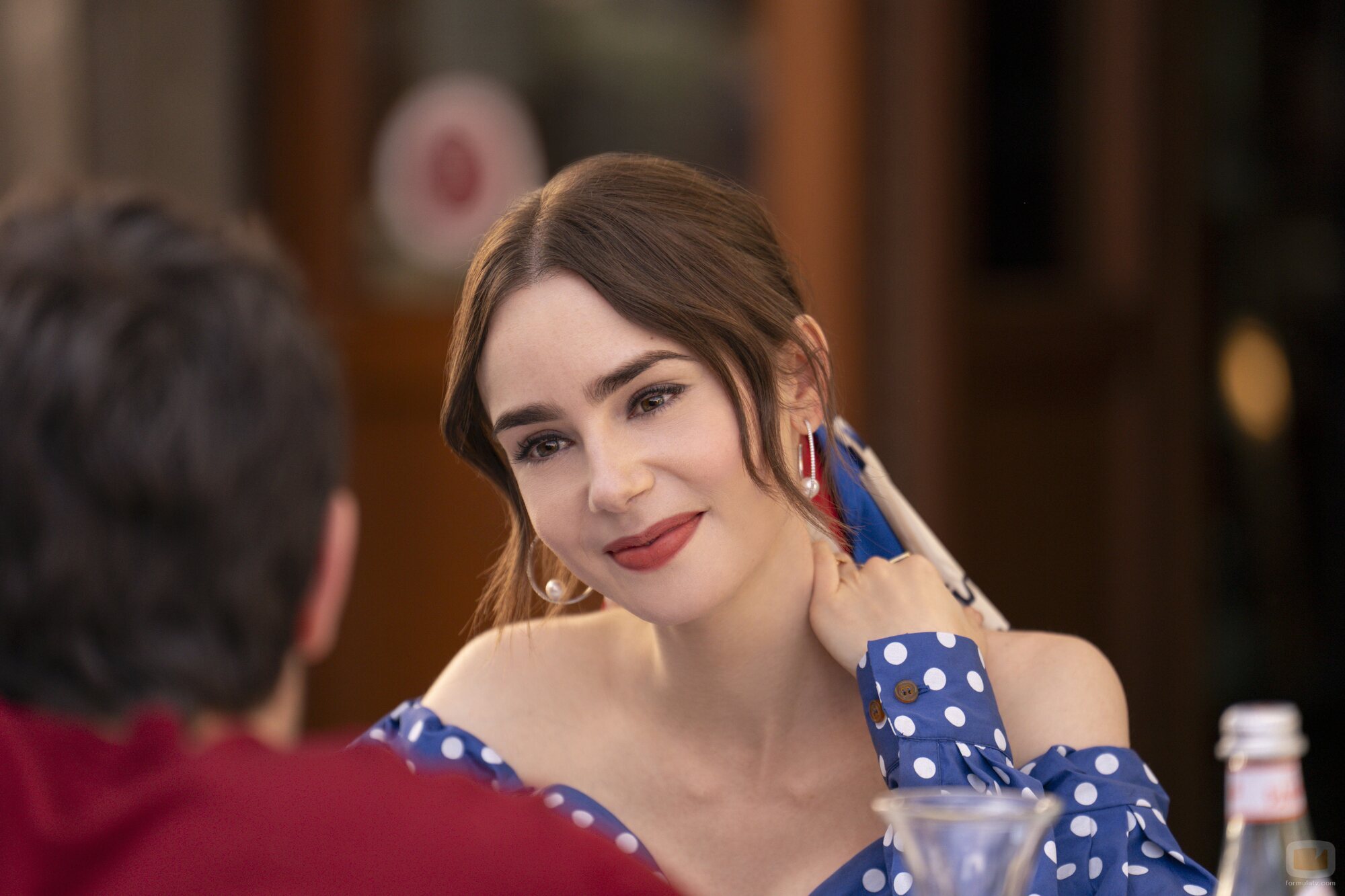 Lily Collins en el 'Escapada romana' de 'Emily in Paris'