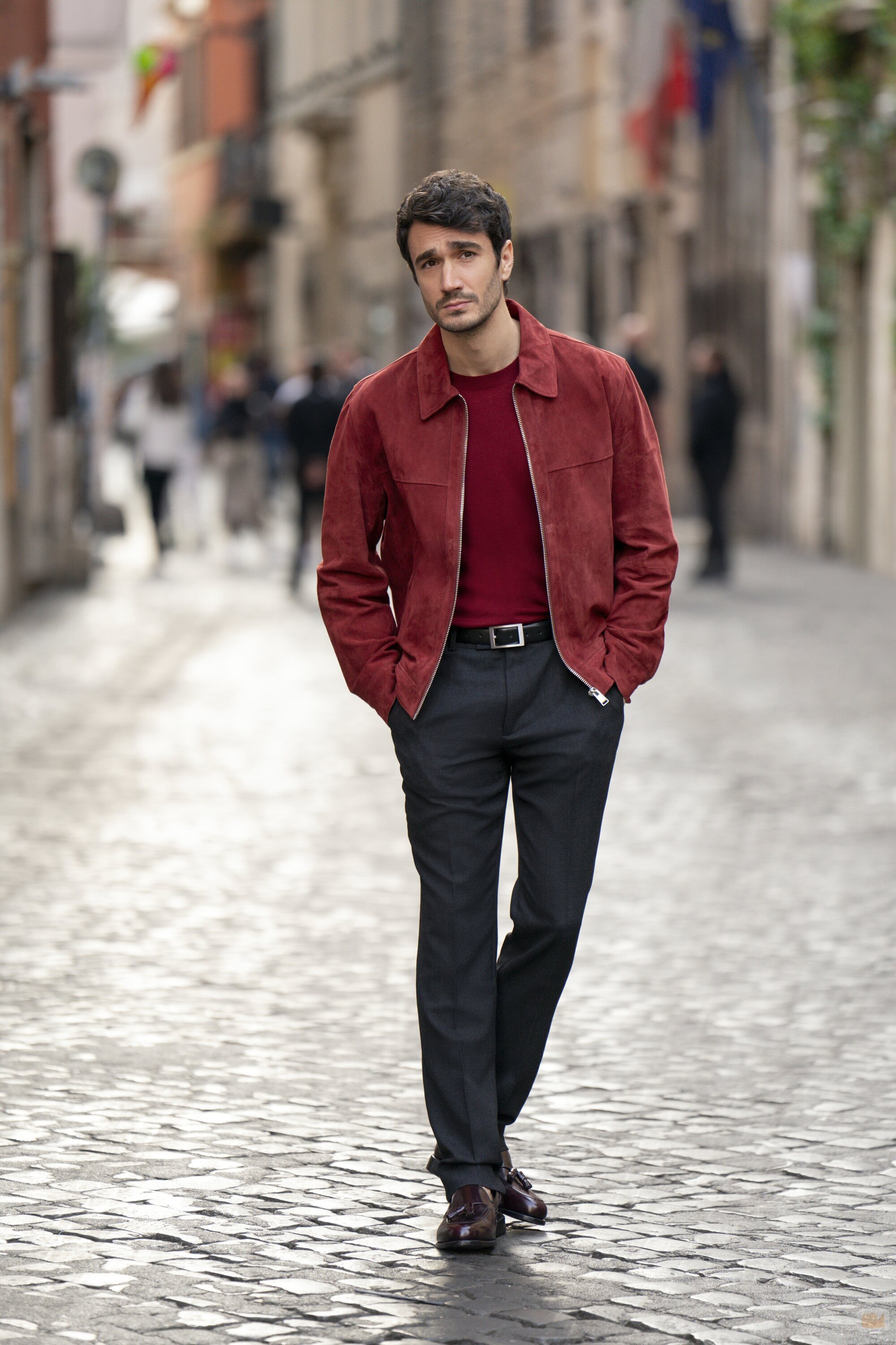 Eugenio Franceschini en el 4x09 de 'Emily en París'