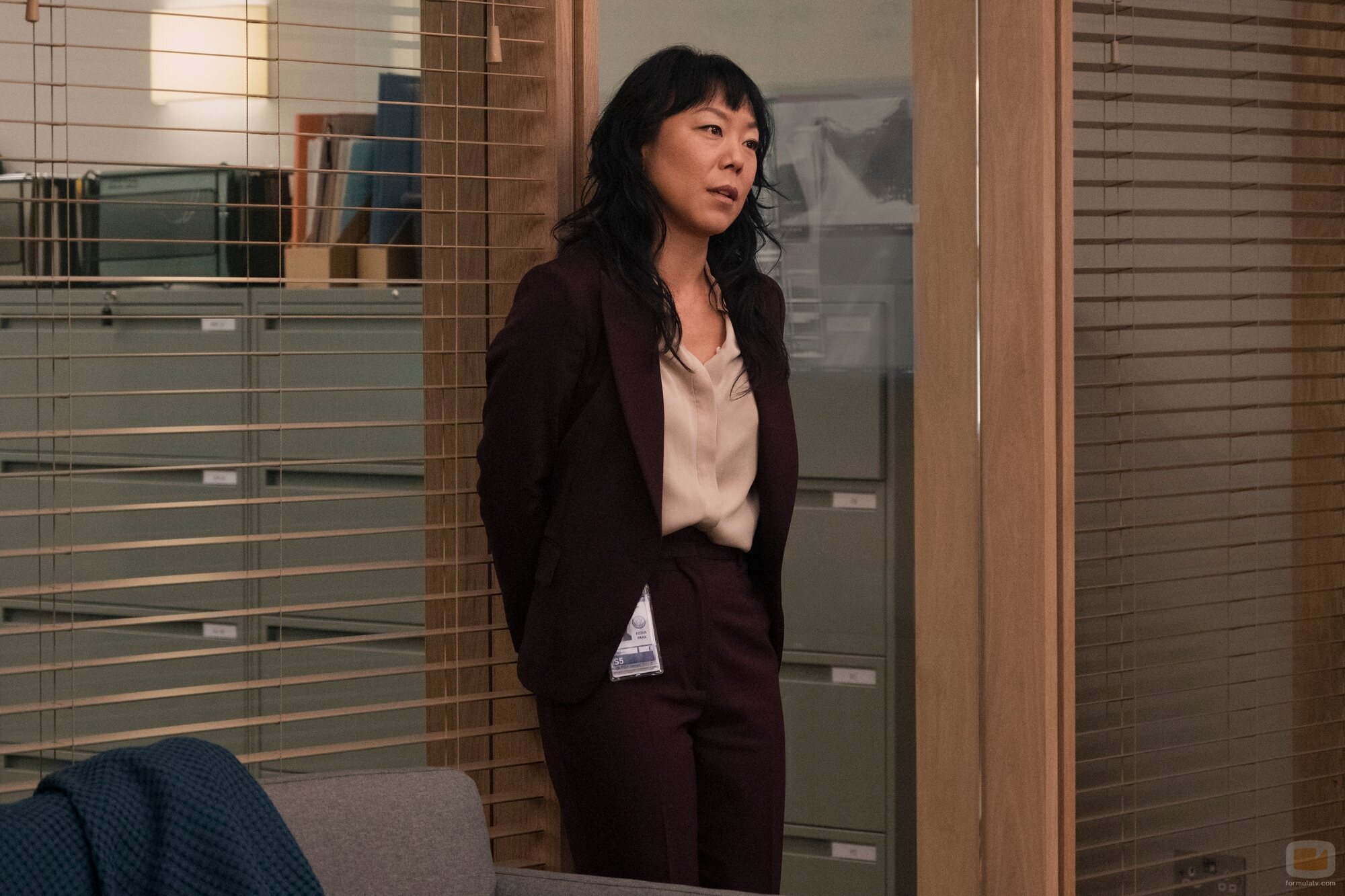 Ali Ahn en el 1x01 de 'La diplomática'