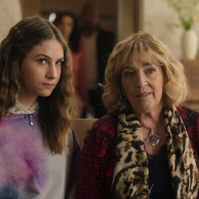 Carmen Maura y Victoria Bazua en el 1x04 de 'Tierra de mujeres'