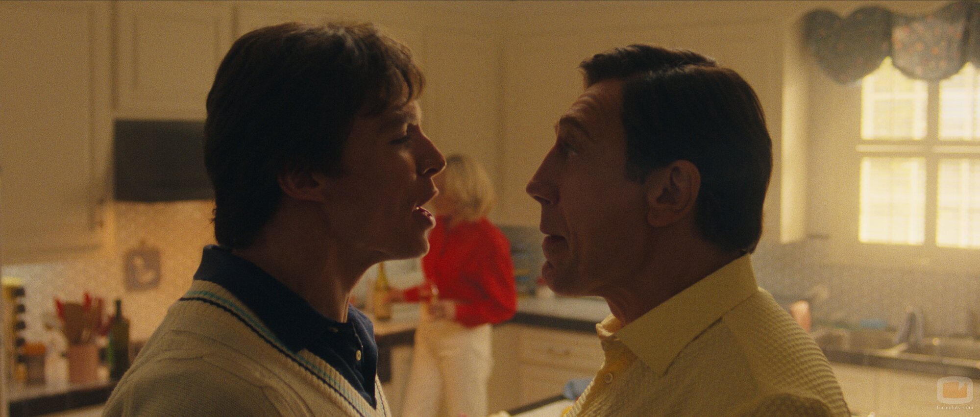 Escena de Javier Bardem y Nicholas Chavez en el 2x01 de 'Monster'