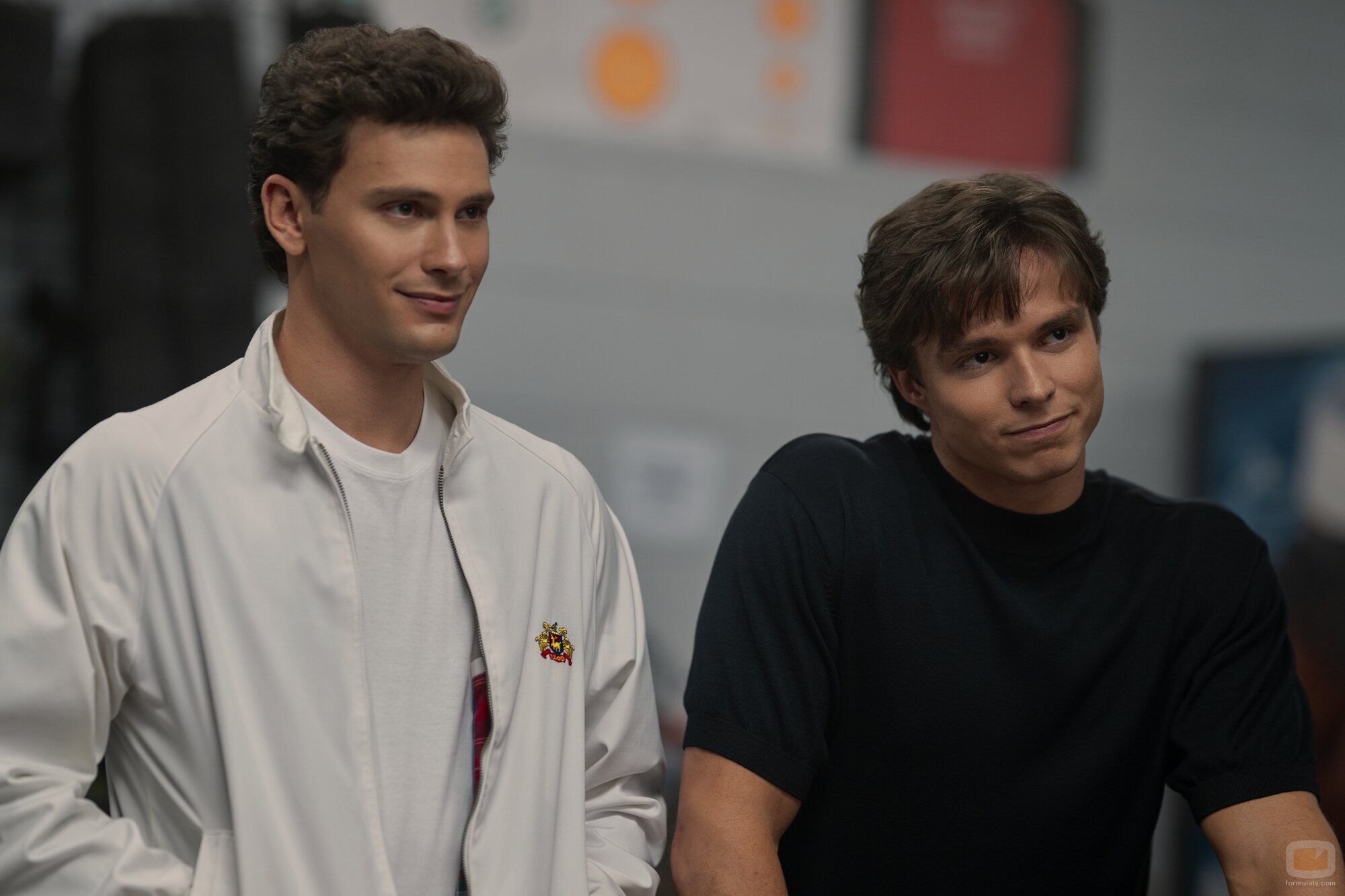 Cooper Koch y Nicholas Chavez en el 2x04 de 'Dahmer'