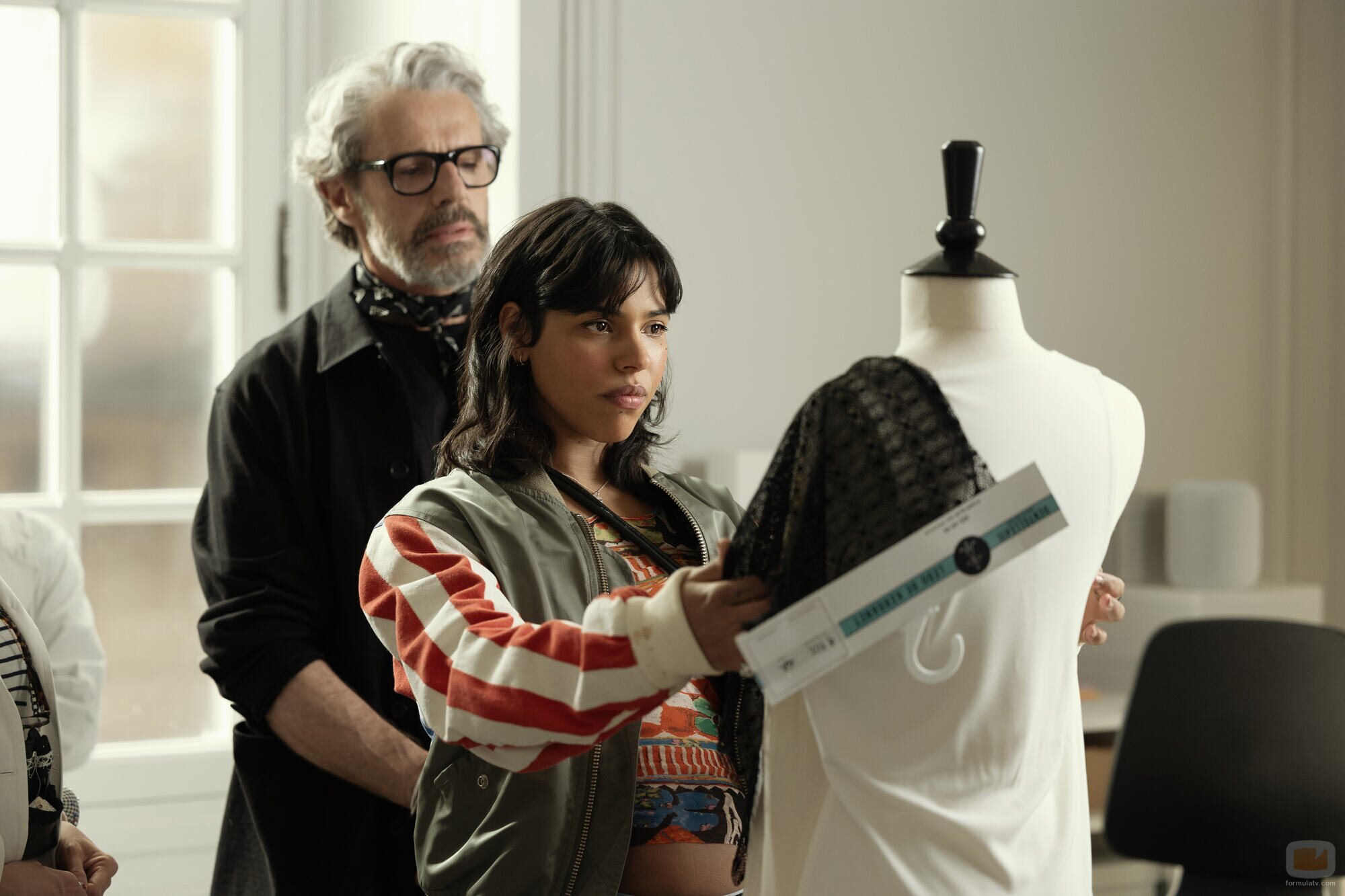 Zita Hanrot y Lambert Wilson en la temporada 1 y el capítulo 03 de 'La Maison'