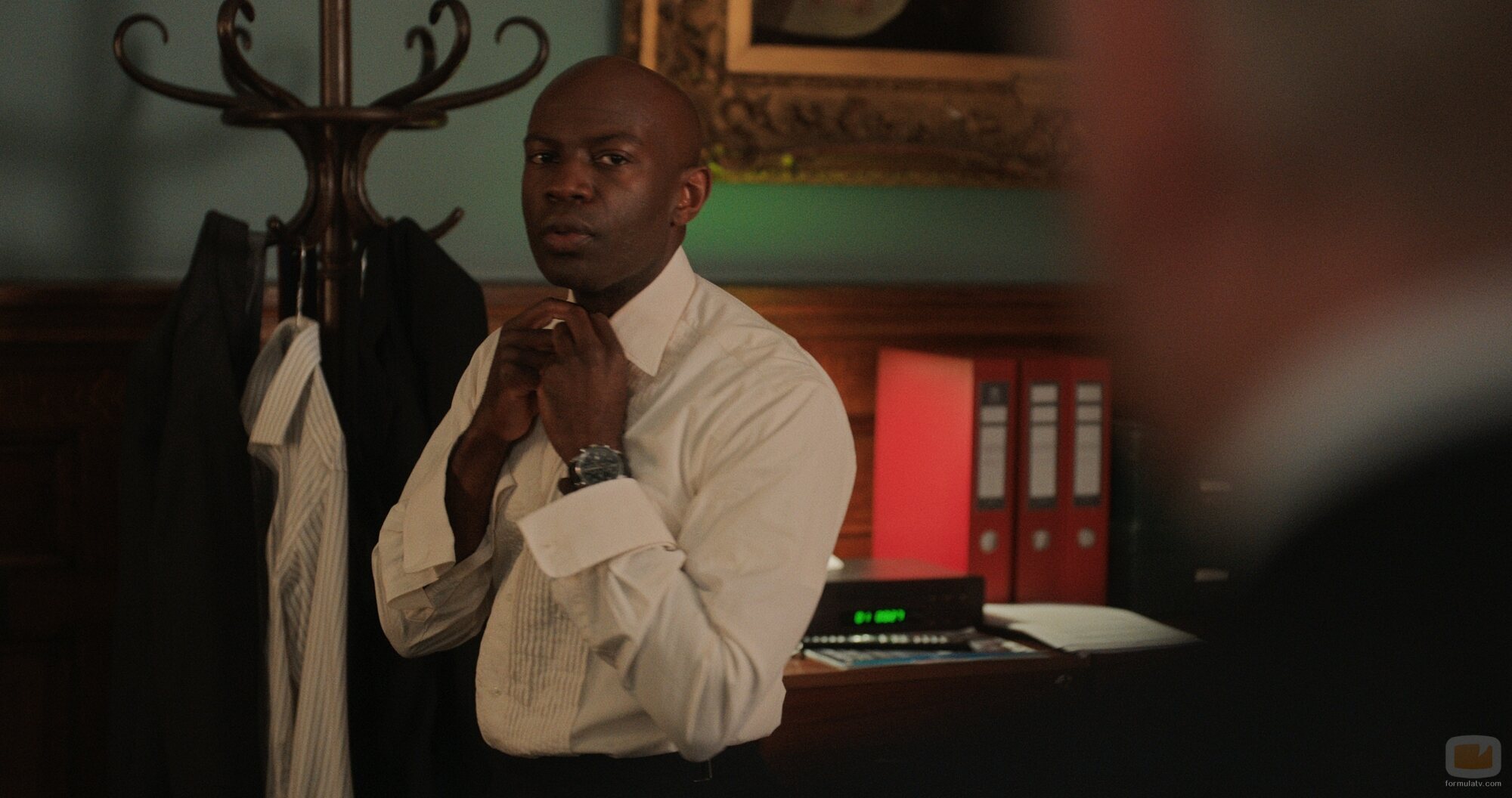 David Gyasi en 'Cuando llama un extraño' de 'The Diplomat'