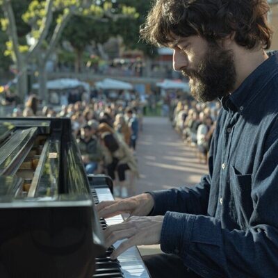 Javier Rey en el 1x06 de 'La última noche en Tremor'
