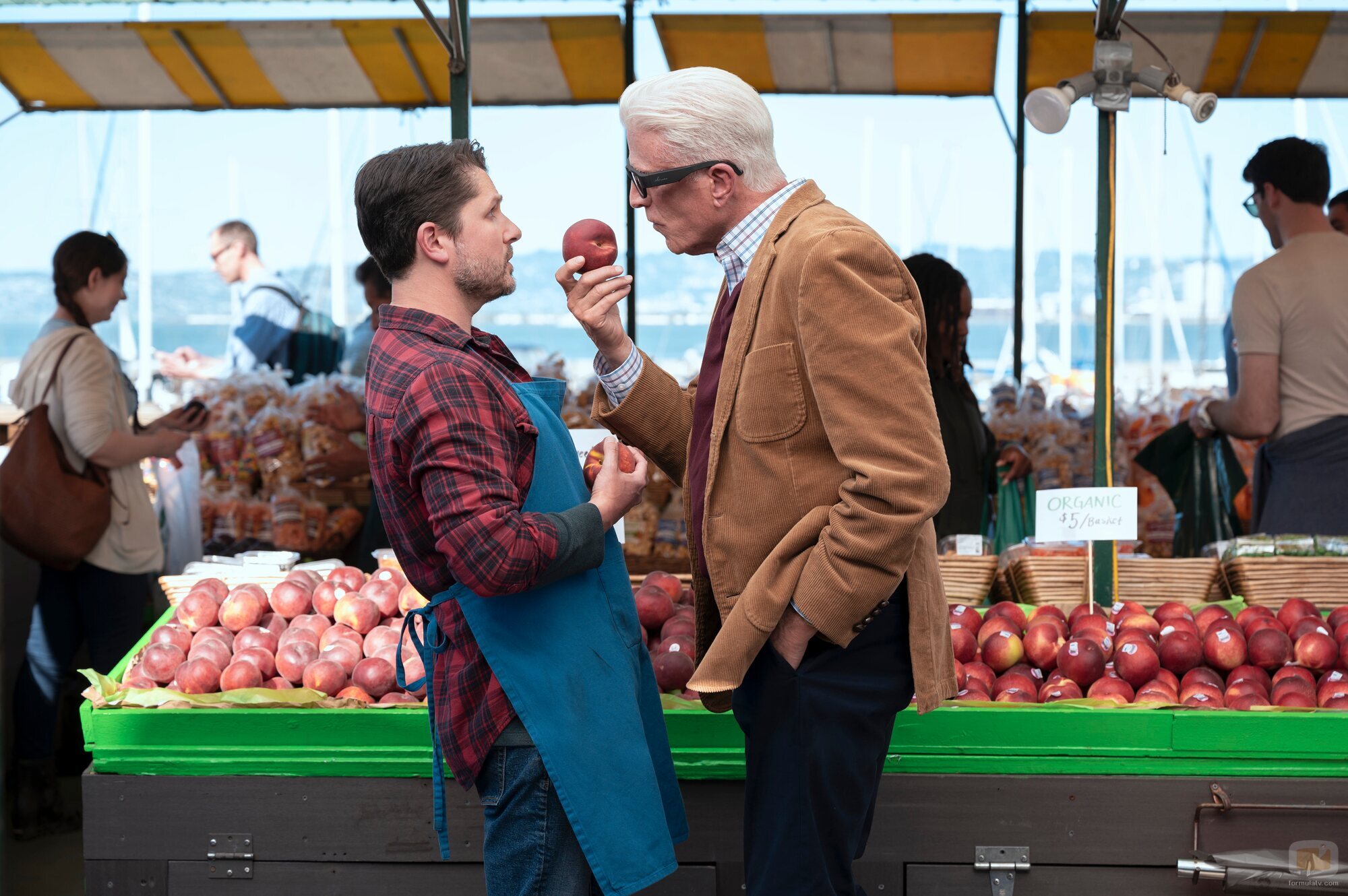Ted Danson en el 1x01 de 'A Man on the Inside'