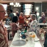 Ted Danson y John Getz en 'El hombre que sabía demasiado sobre puentes' de 'Un hombre infiltrado'