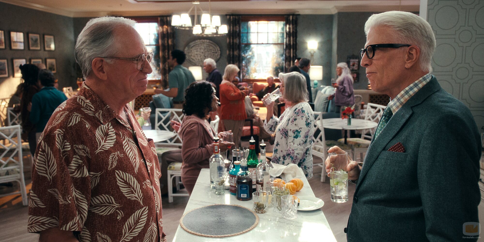 Ted Danson y John Getz en 'El hombre que sabía demasiado sobre puentes' de 'Un hombre infiltrado'