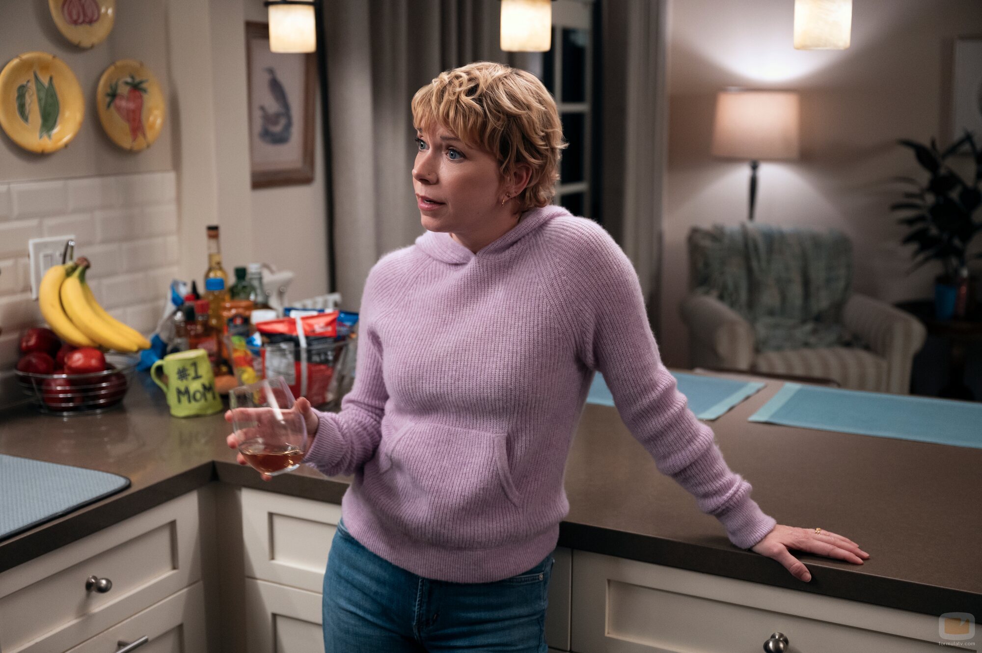 Mary Elizabeth Ellis en 'Emily siempre llama dos veces' de 'A Man on the Inside'