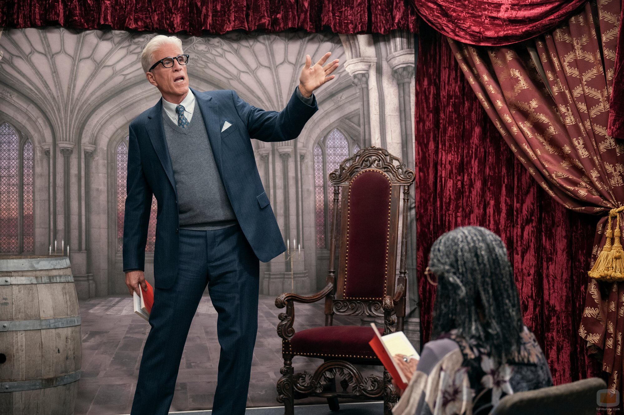 Foto de Ted Danson en el 1x04 de 'Un hombre infiltrado'