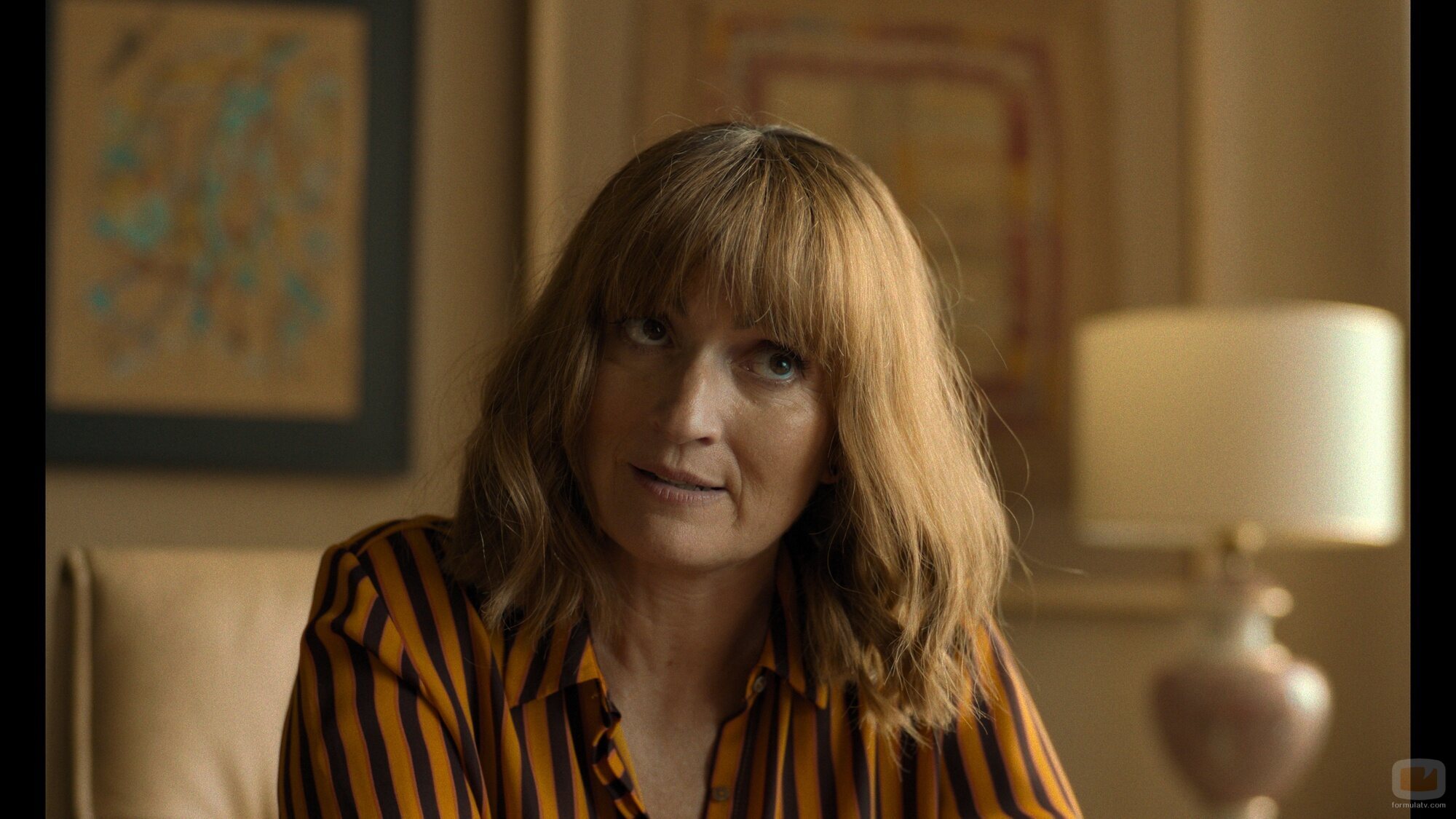 Escena de Silvia Abril en 'Un piso y un fondo de inversión' de 'Mamen Mayo'