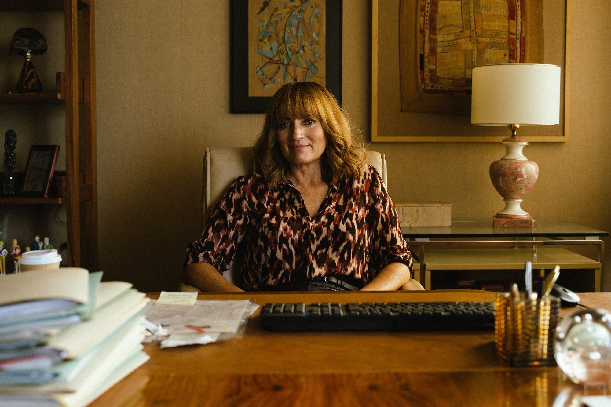 Foto de Silvia Abril en el 1x01 de 'Mamen Mayo'