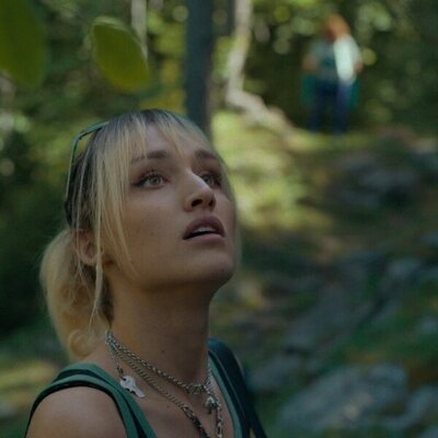 Foto de Aitana Batres en el 1x02 de 'Mamen Mayo'