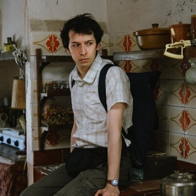 Pablo Capuz en la temporada 1 y el capítulo 02 de 'Mamen Mayo'