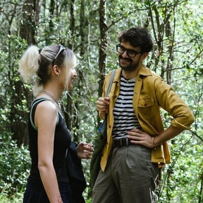 Aitana Batres y Joan Solé en Capítulo 2 titulado 'Una cabaña en el bosque' de 'Mamen Mayo'