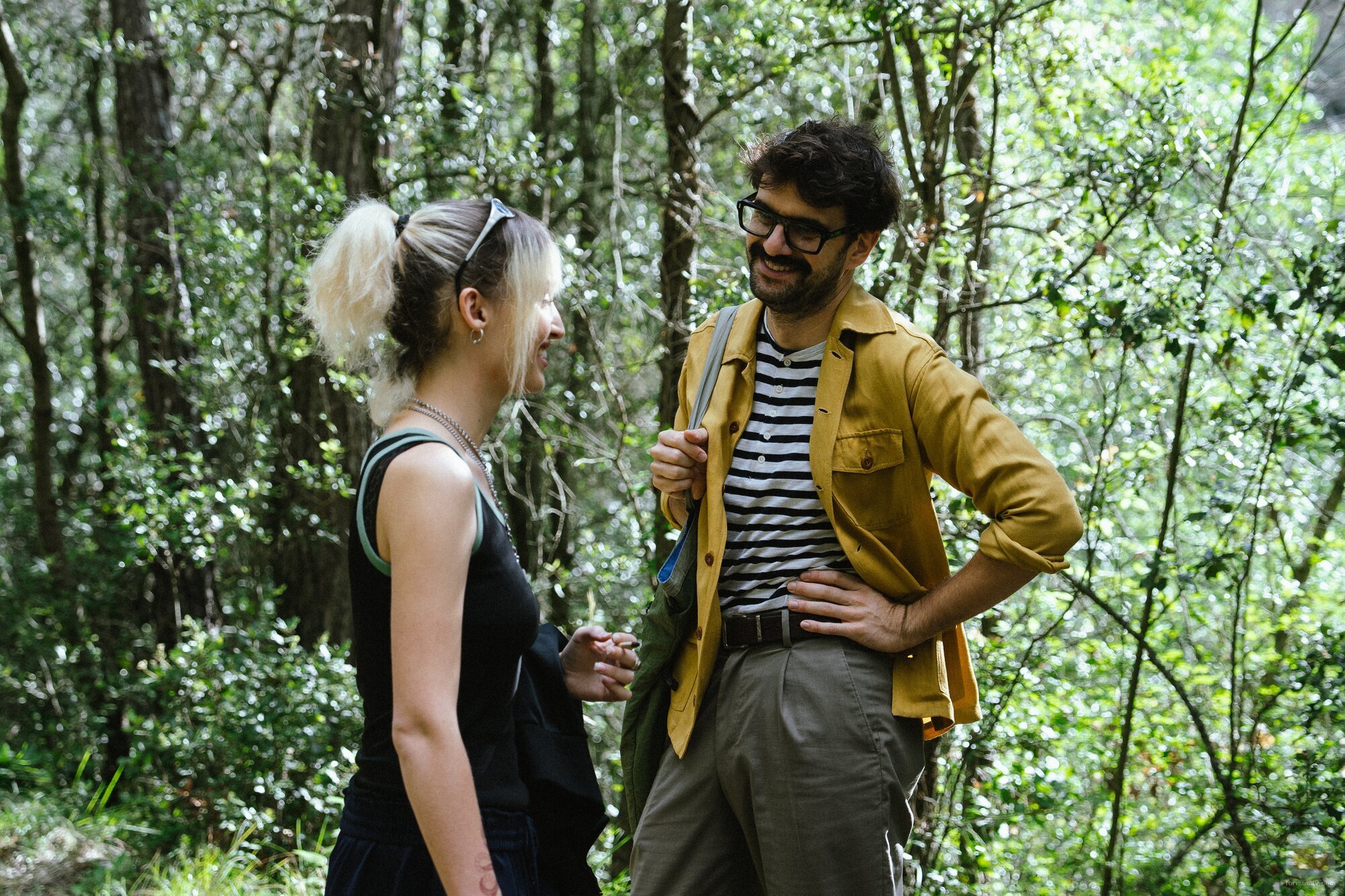Aitana Batres y Joan Solé en Capítulo 2 titulado 'Una cabaña en el bosque' de 'Mamen Mayo'