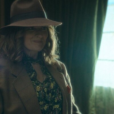 Escena de Silvia Abril en la temporada 1 y el capítulo 03 de 'Mamen Mayo'