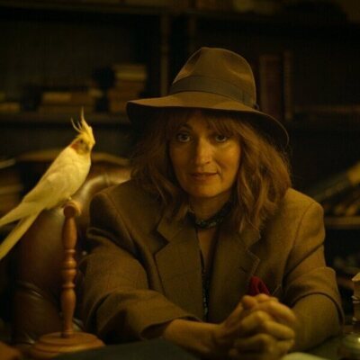 Escena de Silvia Abril en Capítulo 3 titulado 'Una casa encantada' de 'Mamen Mayo'