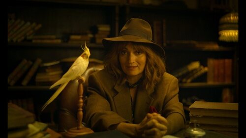 Escena de Silvia Abril en Capítulo 3 titulado 'Una casa encantada' de 'Mamen Mayo'