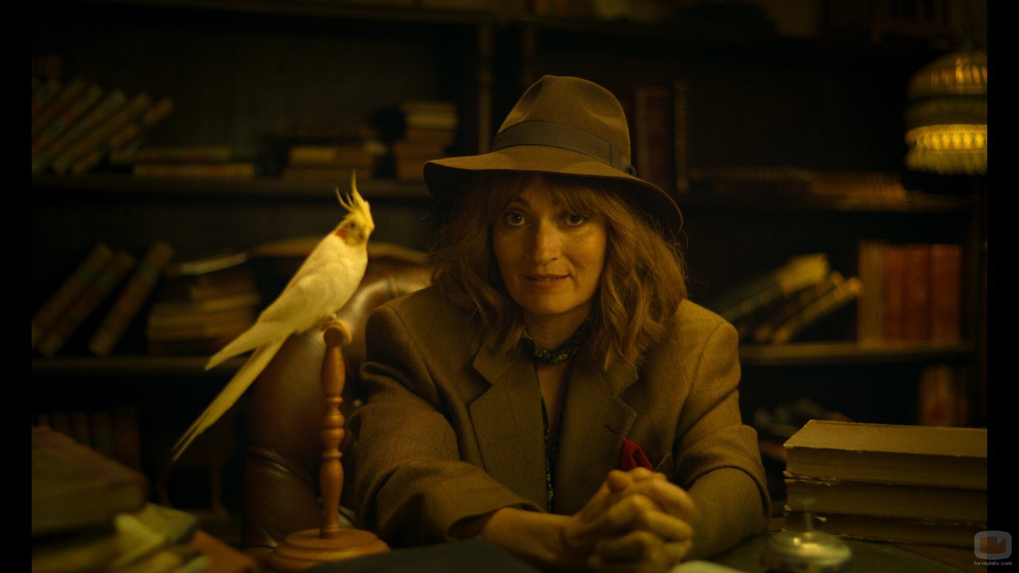 Escena de Silvia Abril en Capítulo 3 titulado 'Una casa encantada' de 'Mamen Mayo'