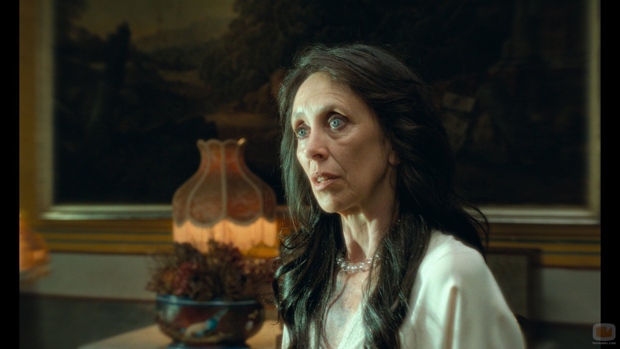 Dolors Tuneu en Capítulo 3 titulado 'Una casa encantada' de 'Mamen Mayo'