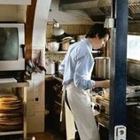 Pablo Capuz en 1x04 'Un restaurante frente al mar' de 'Mamen Mayo'