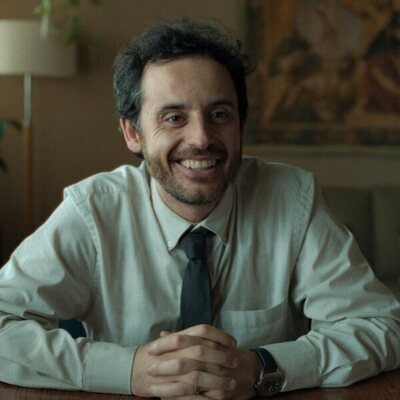 Still de Javier Pereira en 'Un restaurante frente al mar' de 'Mamen Mayo'