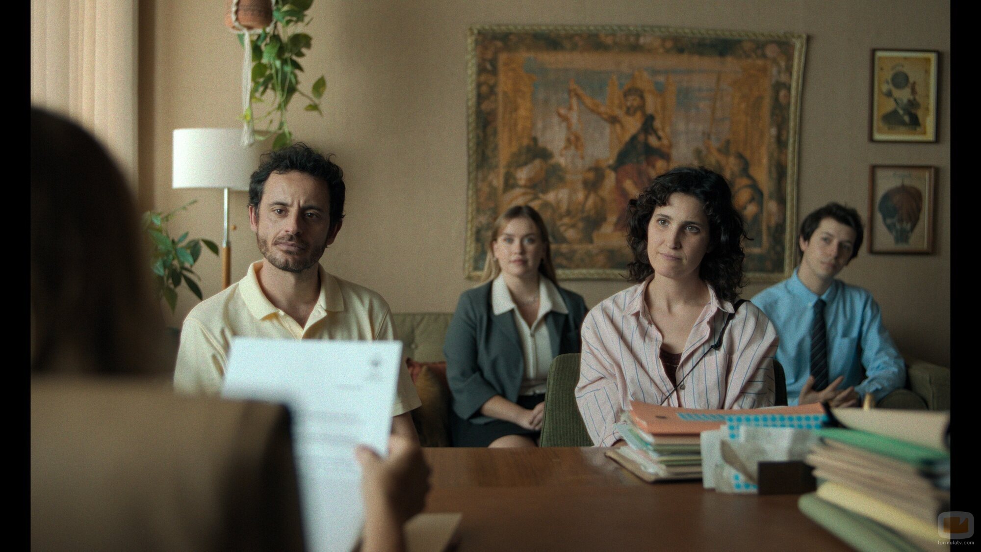 Javier Pereira y Carla Linares en el 1x04 de 'Mamen Mayo'