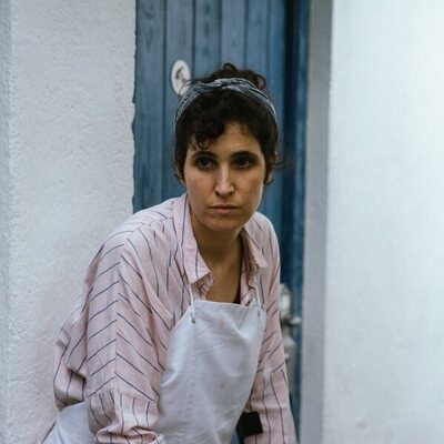 Foto de Carla Linares en el 1x04 de 'Mamen Mayo'