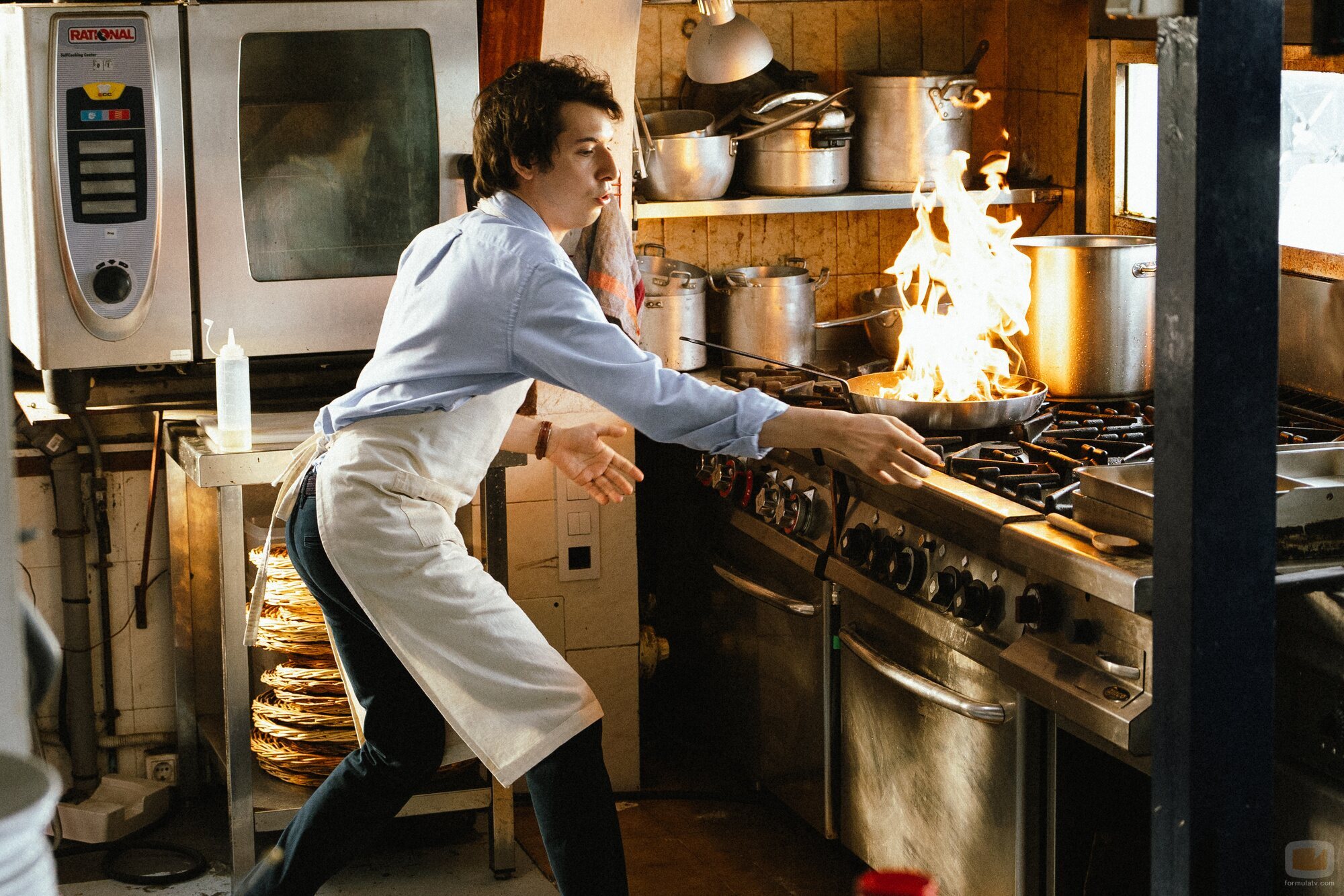 Imagen de Pablo Capuz en el 1x04 de 'Mamen Mayo'