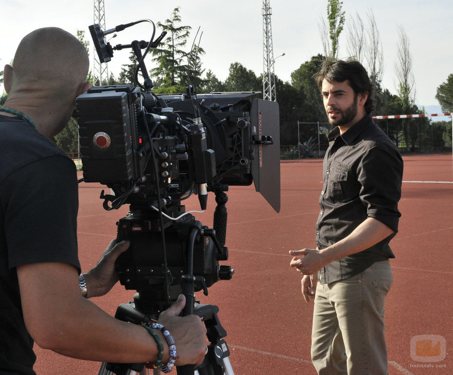 Eduardo Noriega grabando para Telecinco