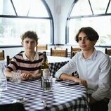 Capítulo 4 titulado 'Un restaurante frente al mar' de 'Mamen Mayo'