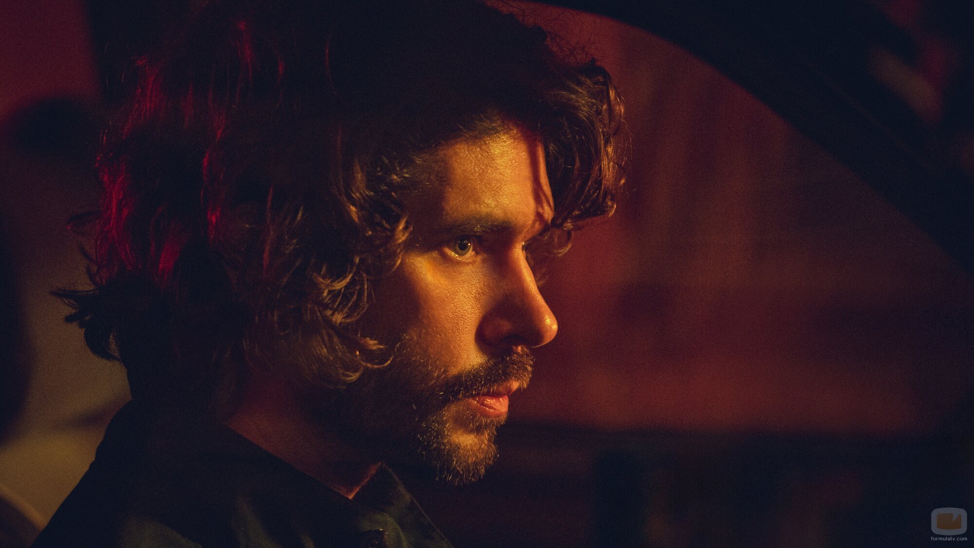 Imagen de Ben Whishaw en el 1x03 de 'Palomas negras'