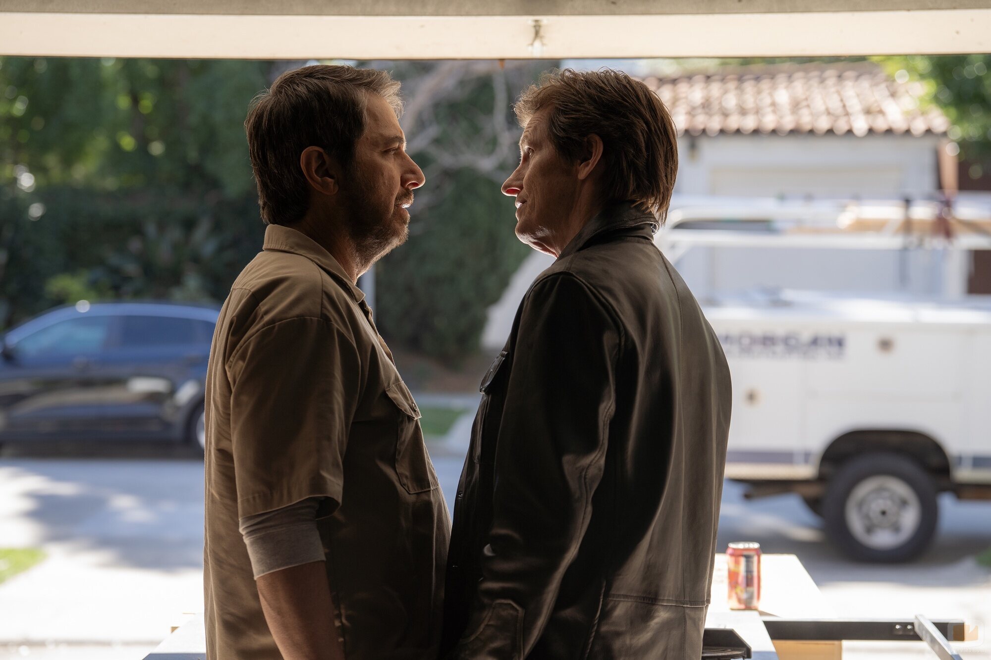 Ray Romano y Denis Leary en el 1x01 de 'No Good Deed'