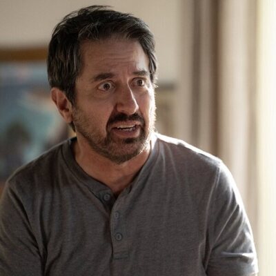 Ray Romano en el 1x02 de 'Fachadas'