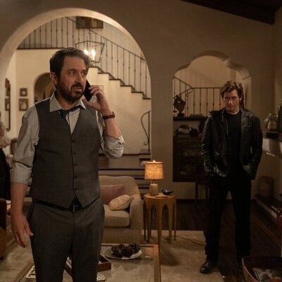 Ray Romano y Denis Leary en 'Transparencia absoluta' de 'Fachadas'