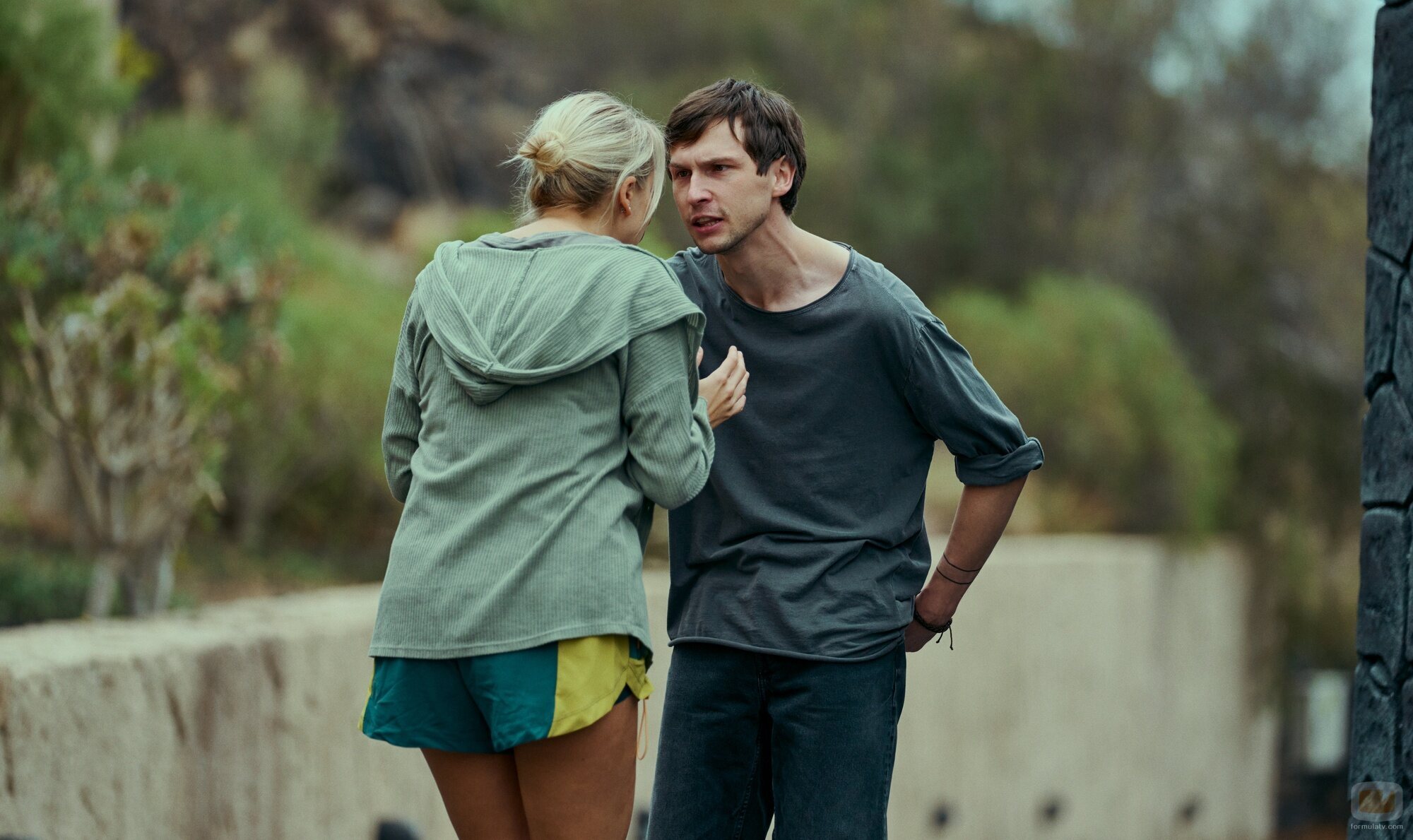 Thea Sofie Loch Næss y Amund Harboe en 1x04 titulado 'Punto seguro' de 'La Palma'