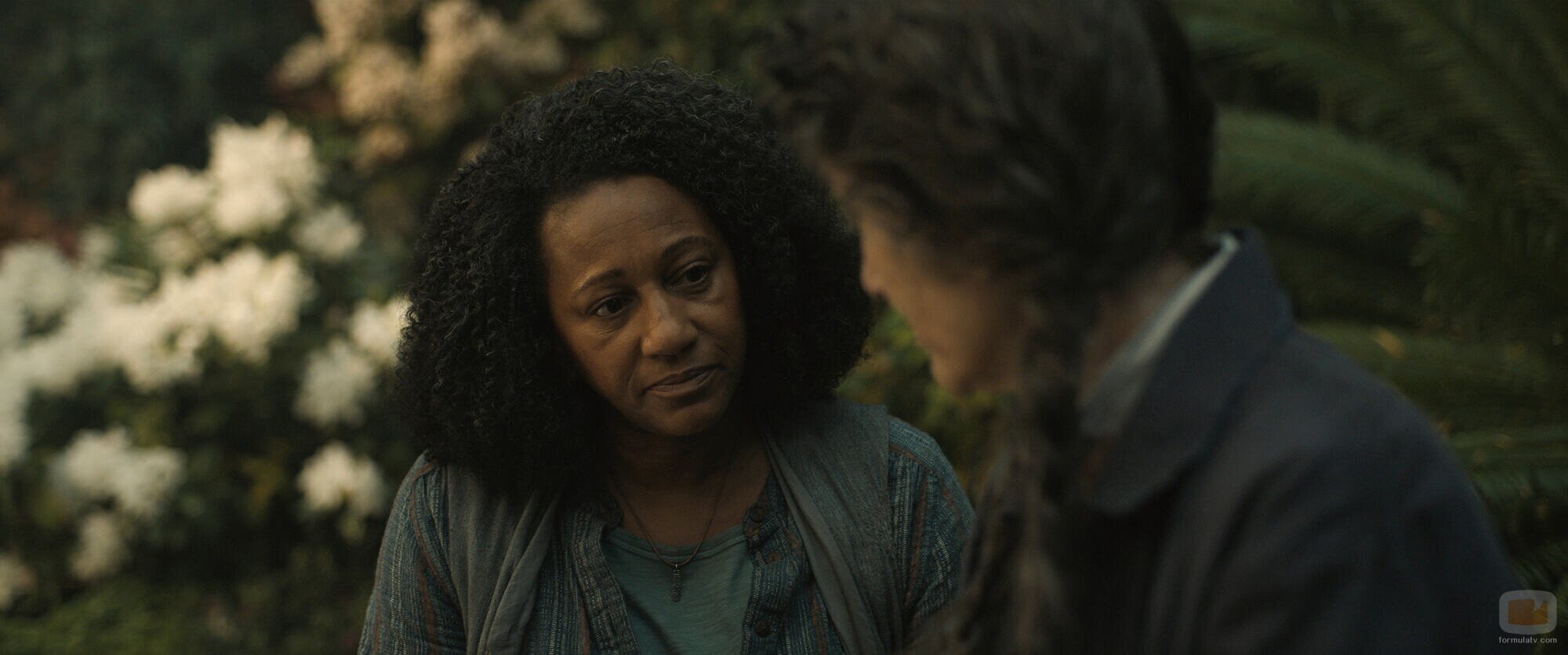 Clare Perkins en Capítulo 4 titulado 'El armonio' de 'Silo'