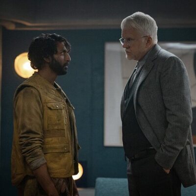 Avi Nash en el 2x05 de 'Silo'