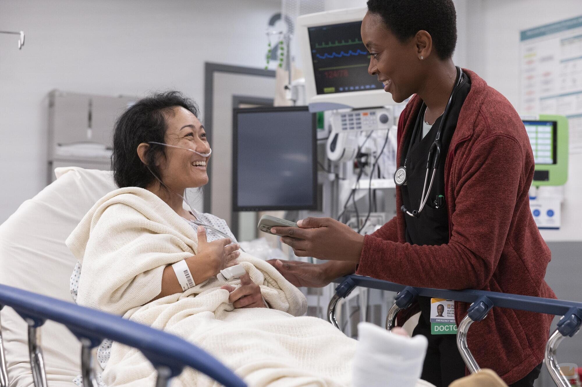 Tracy Ifeachor en el 1x01 de 'The Pitt'