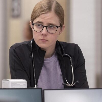 Taylor Dearden en 1x02 '8:00 A.M.' de 'The Pitt'