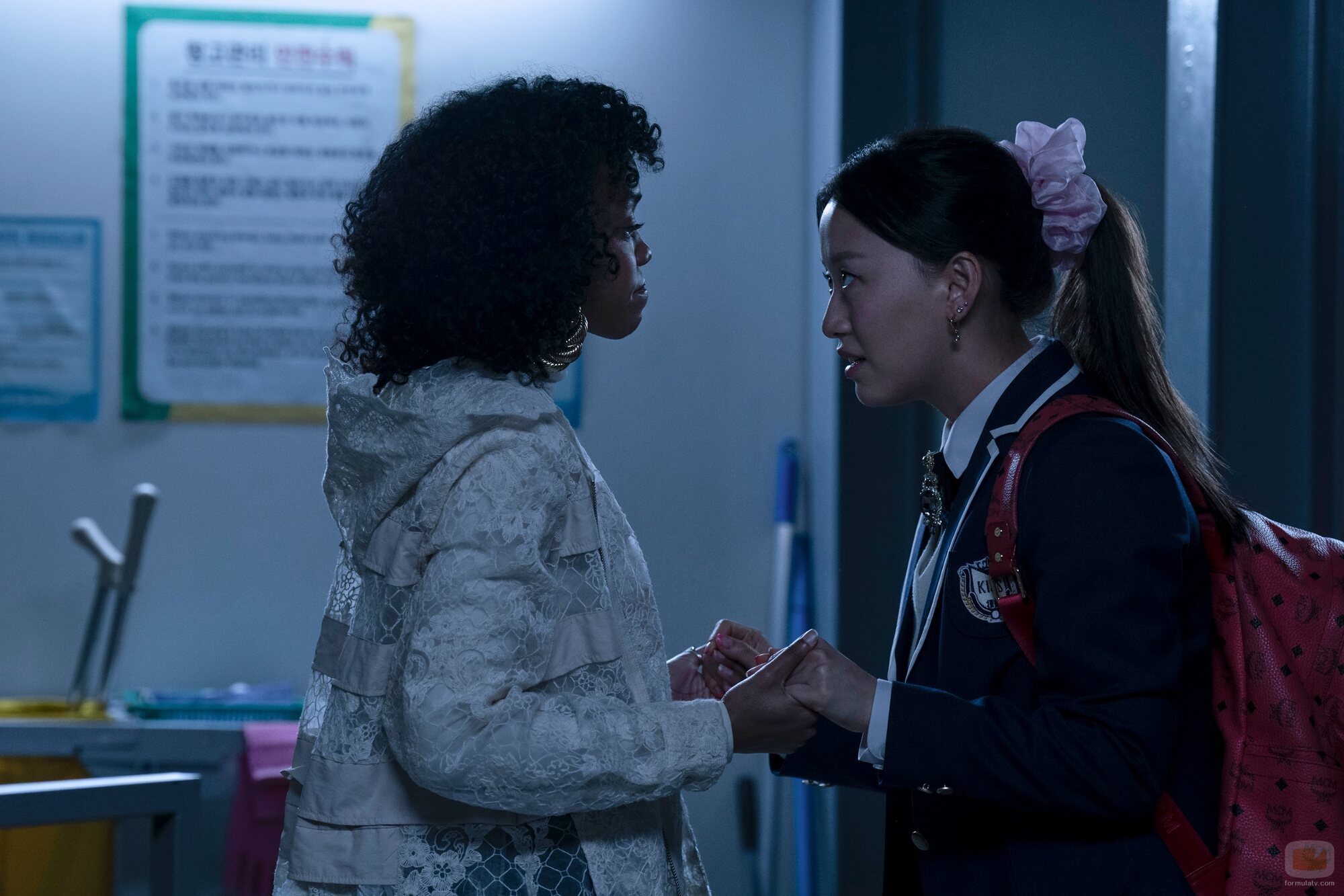 Regan Aliyah y Gia Kim en la temporada 1 y el capítulo 03 de 'Besos, Kitty'