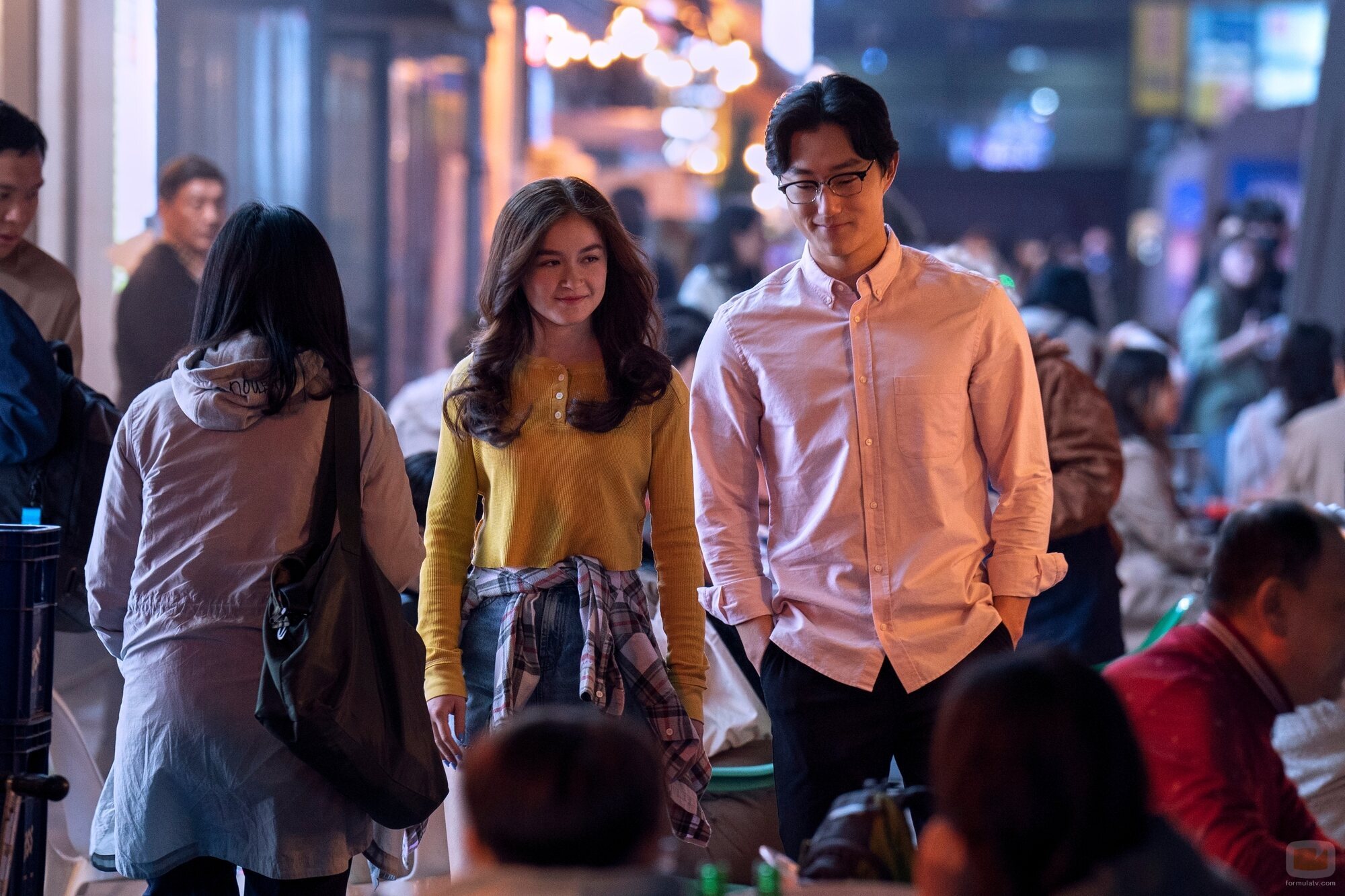 Peter Thurnwald y Anna Cathcart en 1x04 '¡Por fin viernes!' de 'Besos, Kitty'