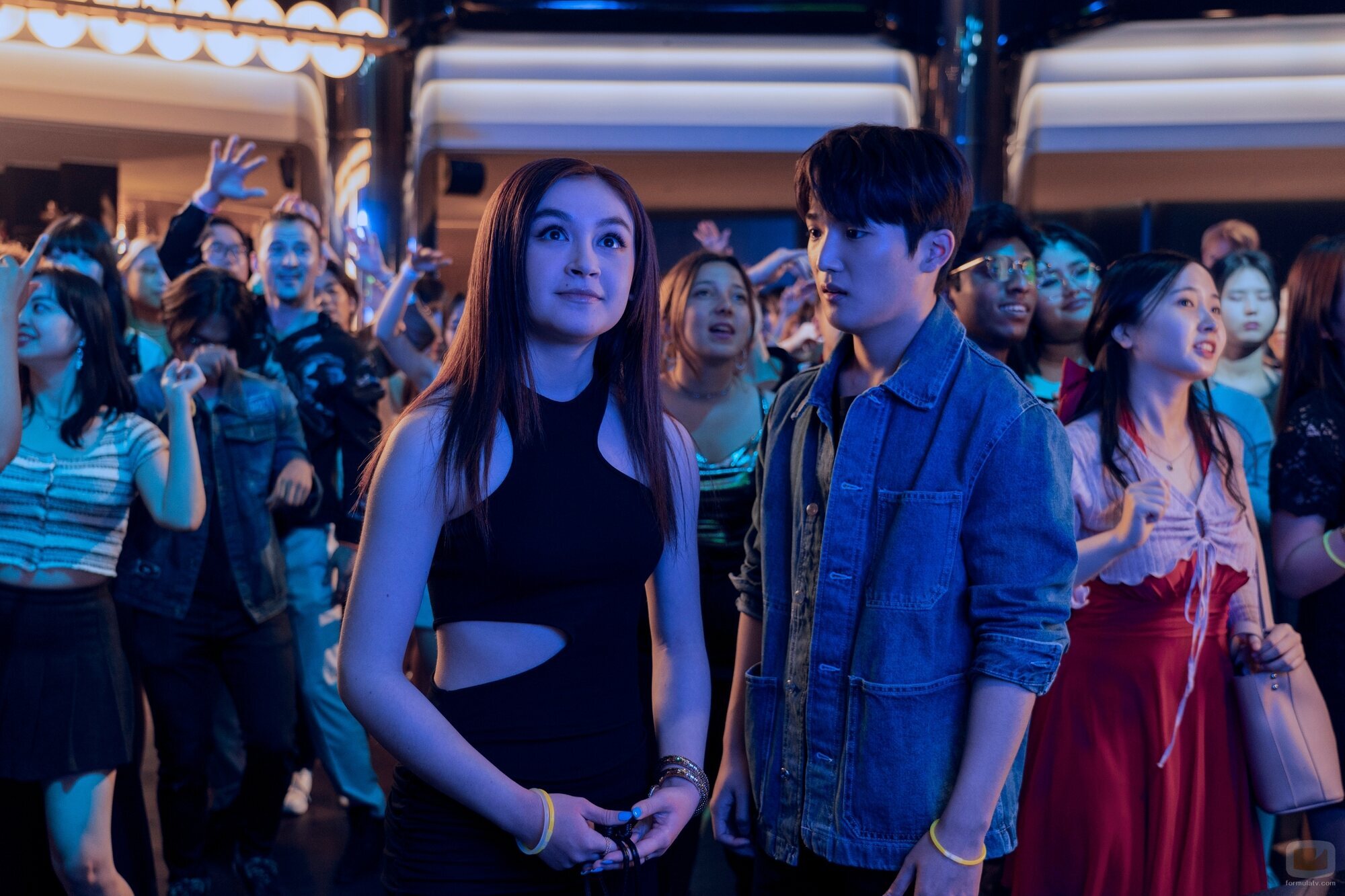 Anna Cathcart y Minyeong Choi en la temporada 1 y el capítulo 06 de 'Besos, Kitty'