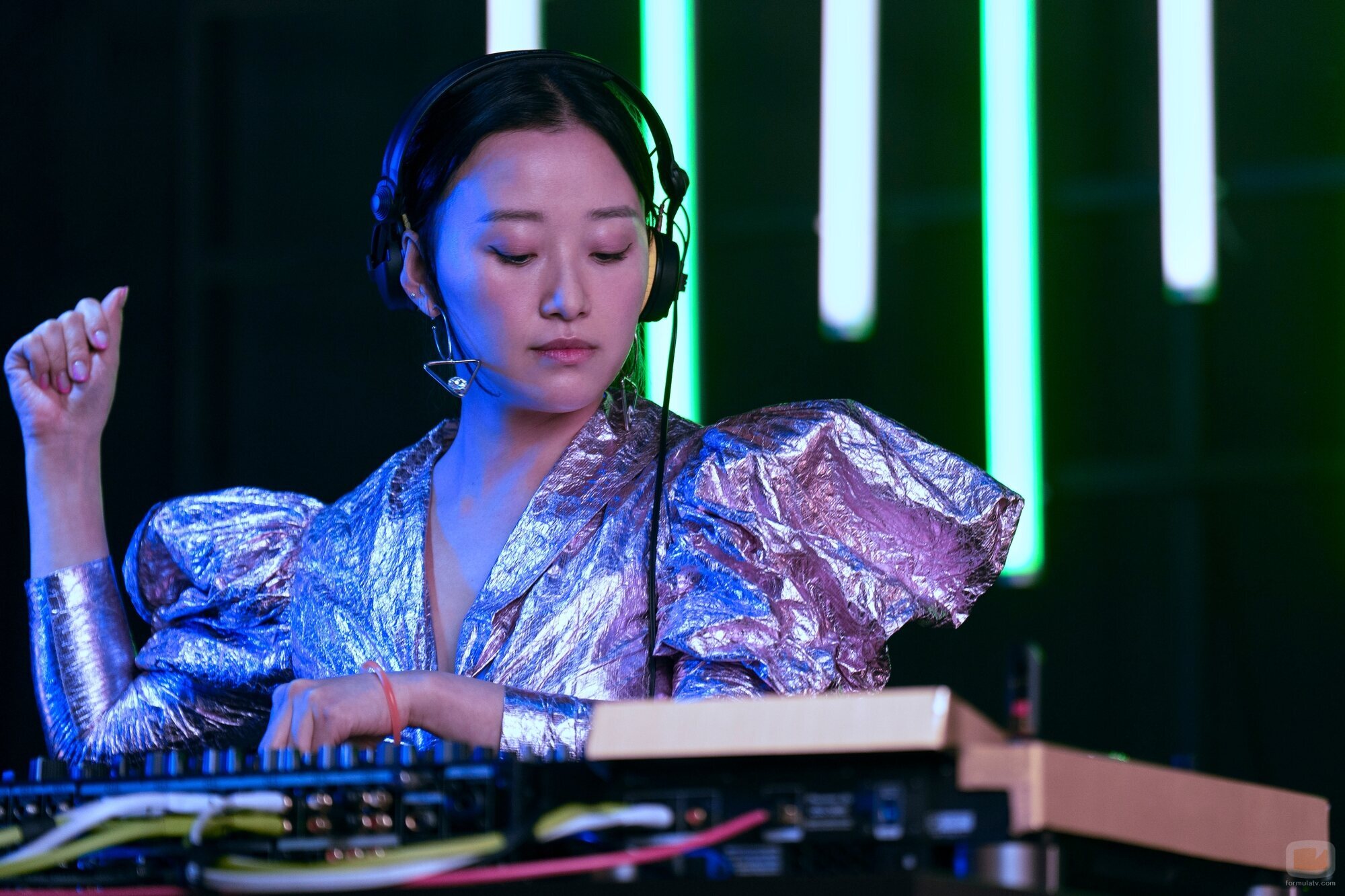 Gia Kim en 1x06 titulado 'Cada uno lleva su bebida' de 'Besos, Kitty'