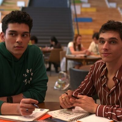 Anthony Keyvan y Théo Augier en el 1x07 de 'XO, Kitty'