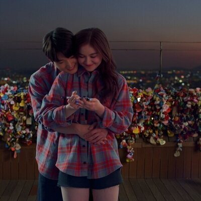 Anna Cathcart y Minyeong Choi en Capítulo 8 titulado 'Sin pensarlo' de 'Besos, Kitty'