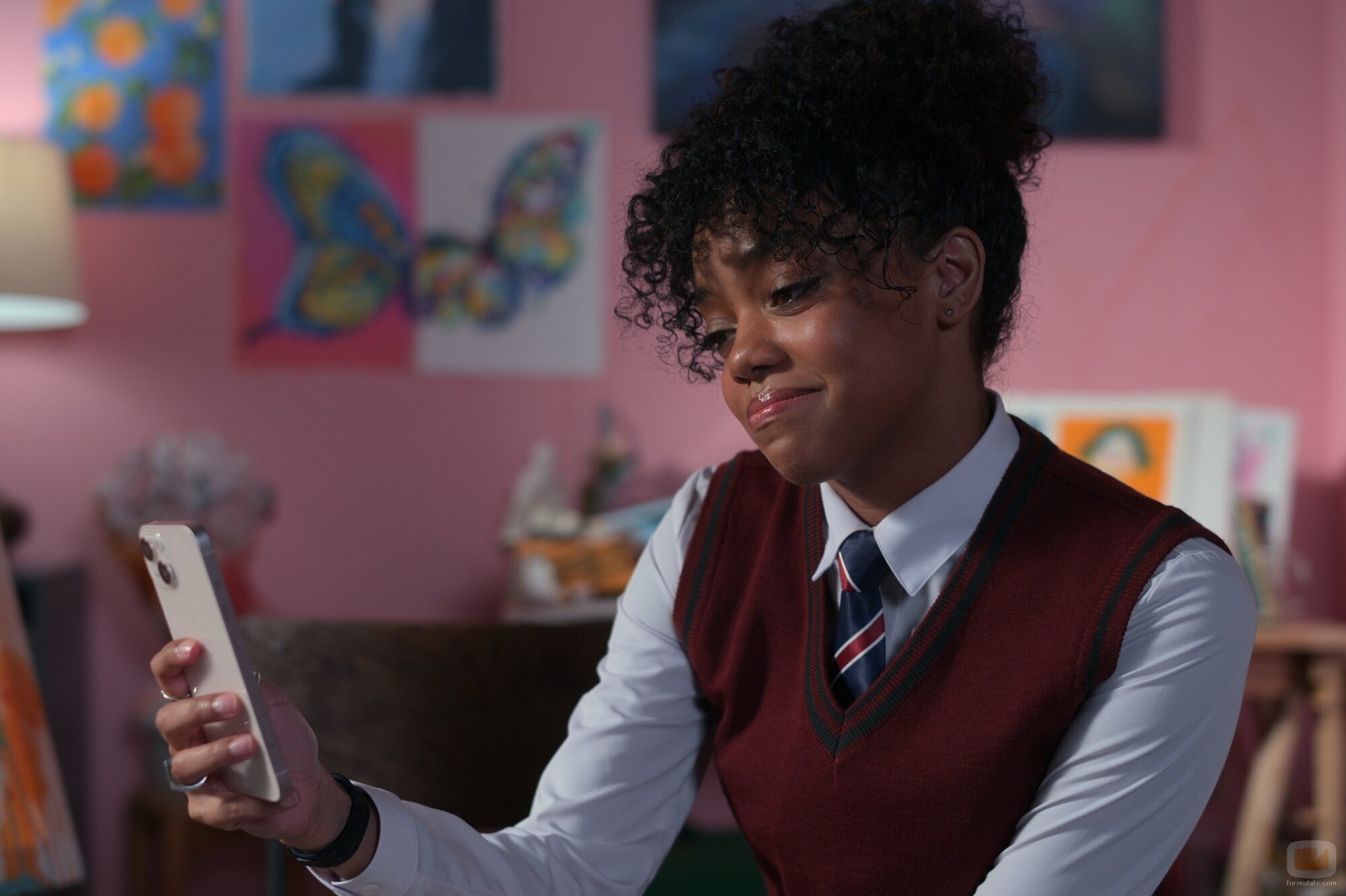 Regan Aliyah en el 1x09 de 'Besos, Kitty'