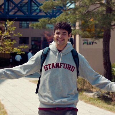 Noah Centineo en la temporada 2 y el capítulo 06 de 'Besos, Kitty'
