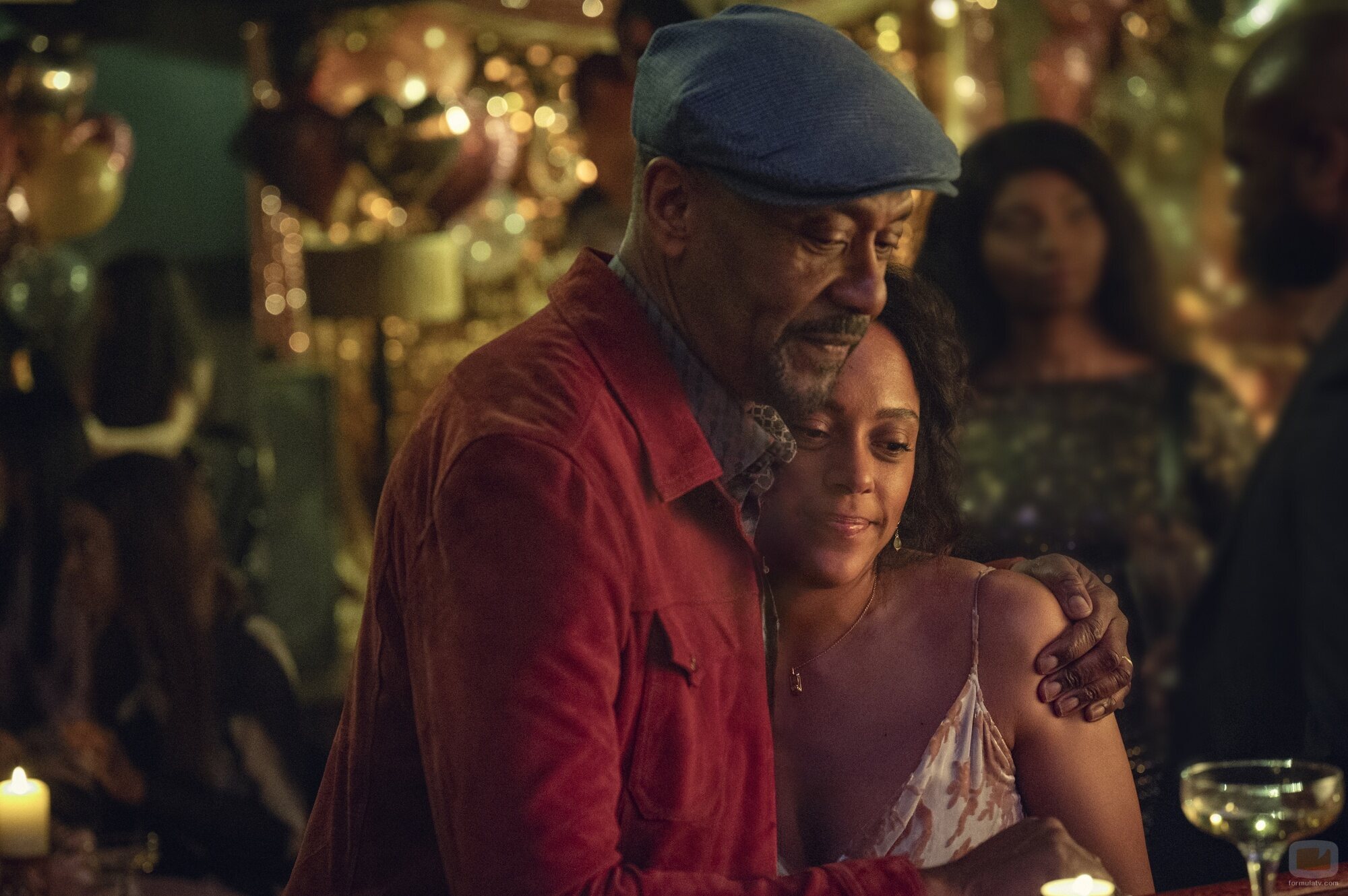 Rosalind Eleazar y Lenny Henry en 'Hasta el último aliento' de 'Te echo de menos'